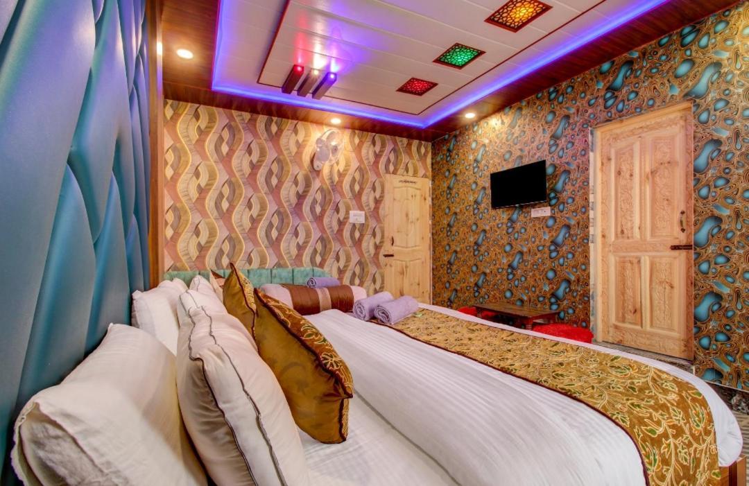 Hotel Royal Hameed Σριναγκάρ Δωμάτιο φωτογραφία